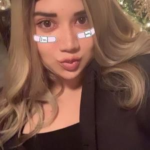 Meet your Posher, Alma